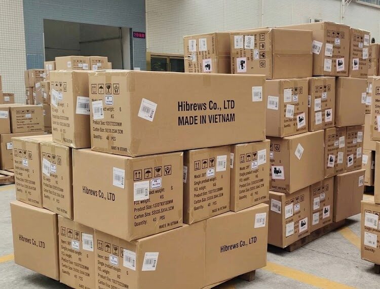 High-volume loofah wholesale optimized sustainable packaging boxes ready for global export shipping.